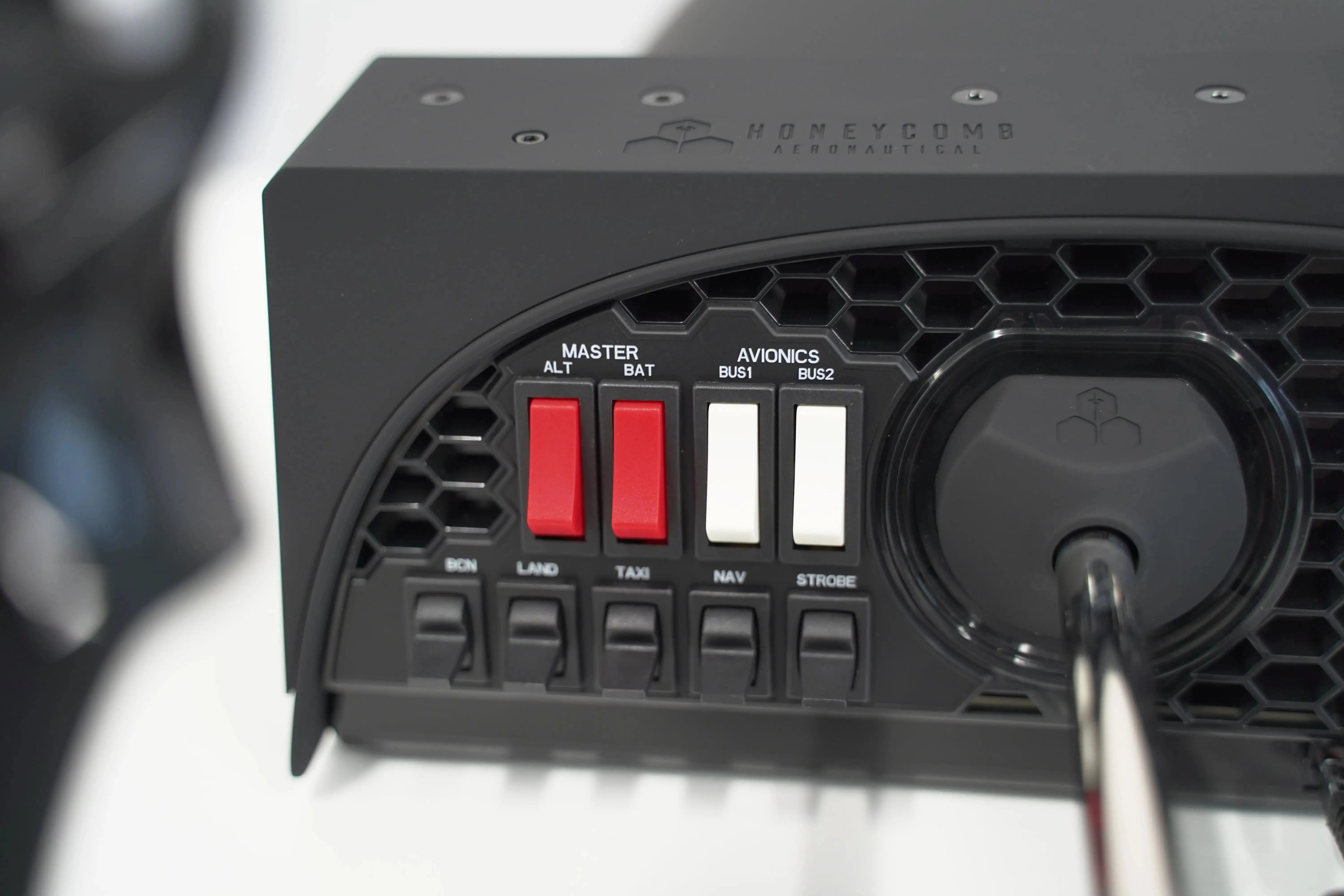 Manche Honeycomb Alpha Flight Controls + painel de interruptores (PC)