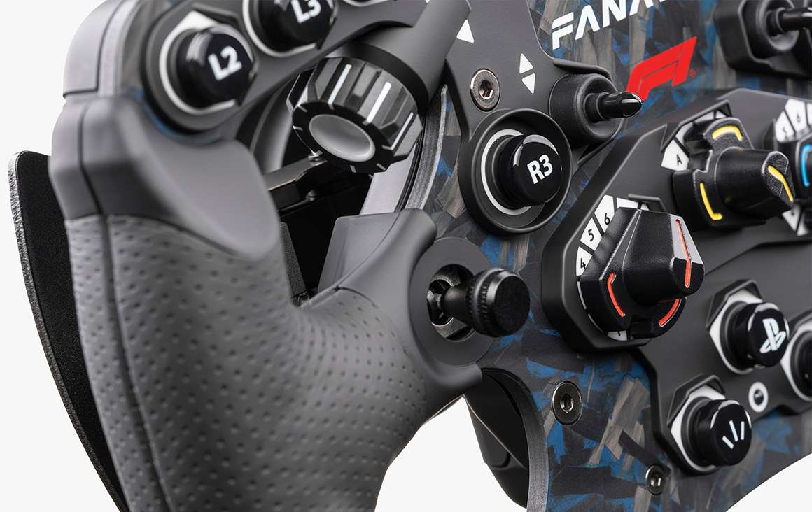 Fanatec ClubSport Racing Wheel F1 controls detail