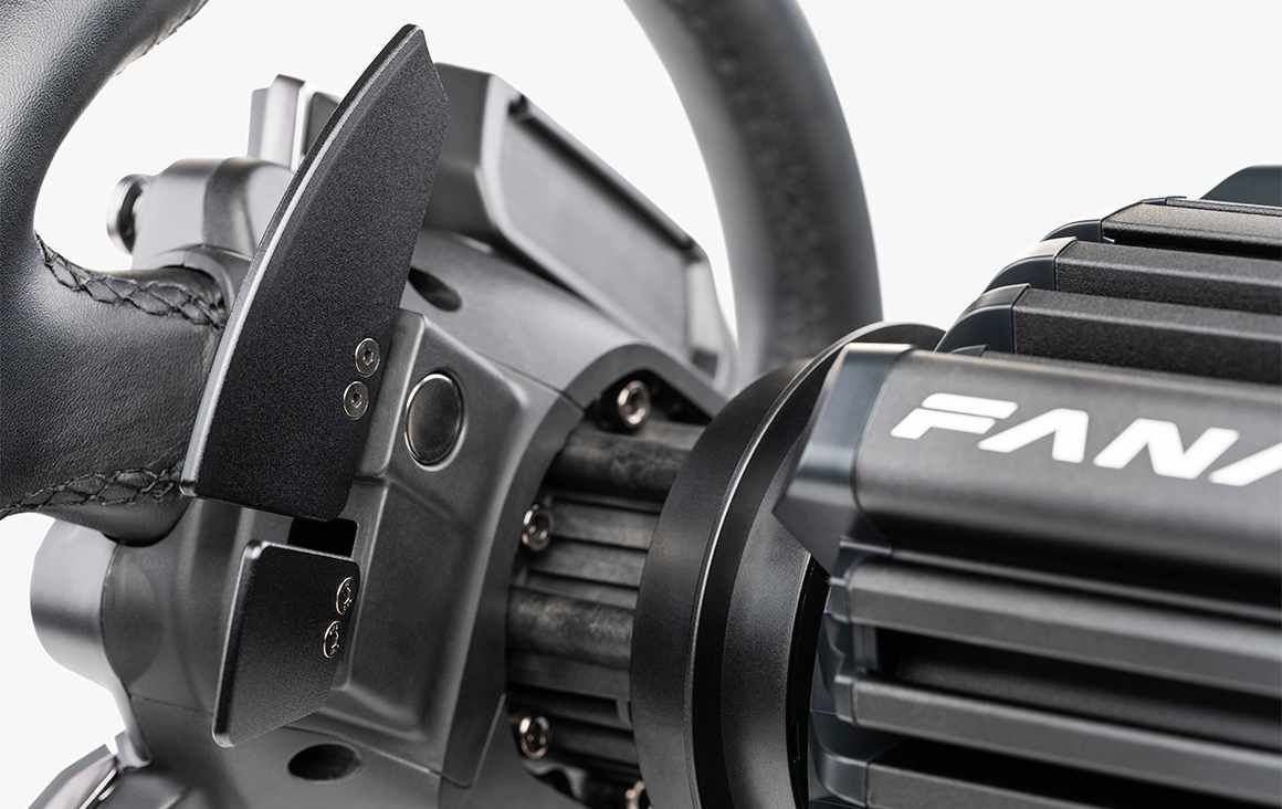 Fanatec Gran Turismo DD Extreme paddle detail